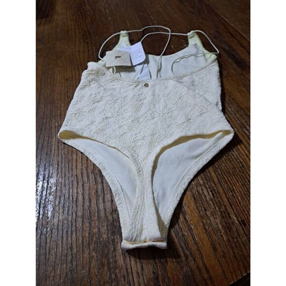 New XS Fabletics Egret Faded Lime Seamless Lace Bodysuit Sexy Comfort NWT - Picture 7 of 8